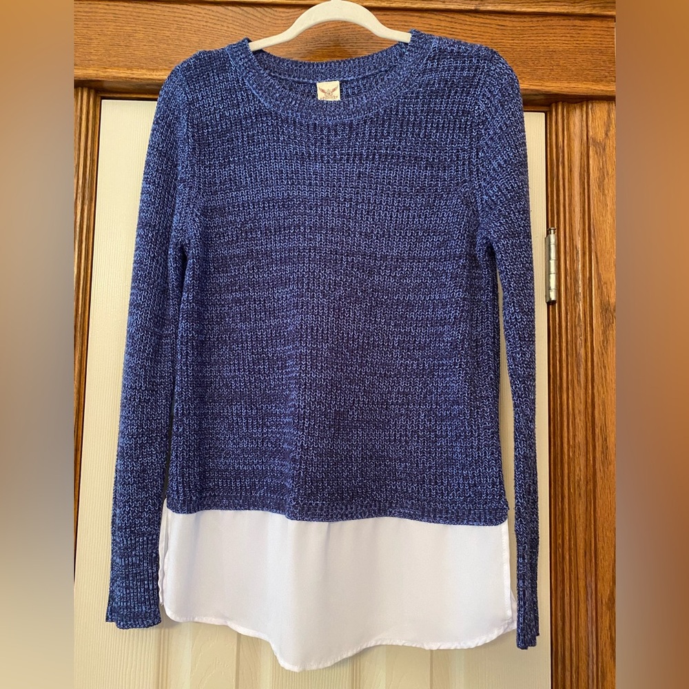 Faded Glory Women’s Blue Knit Sweater with White Flowy Bottom Sz M